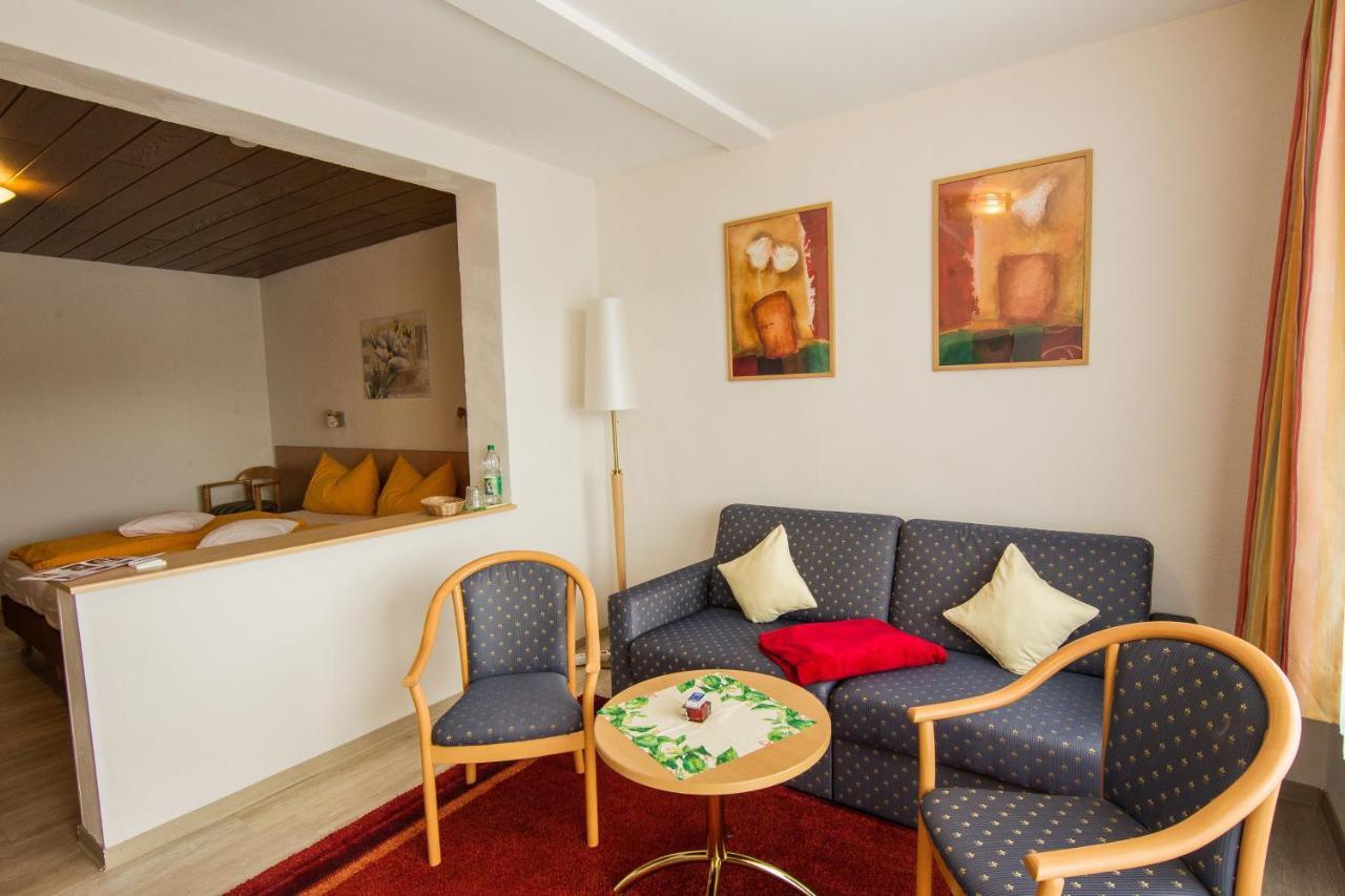 Hotelpension Schroeder ヴィリンゲン エクステリア 写真