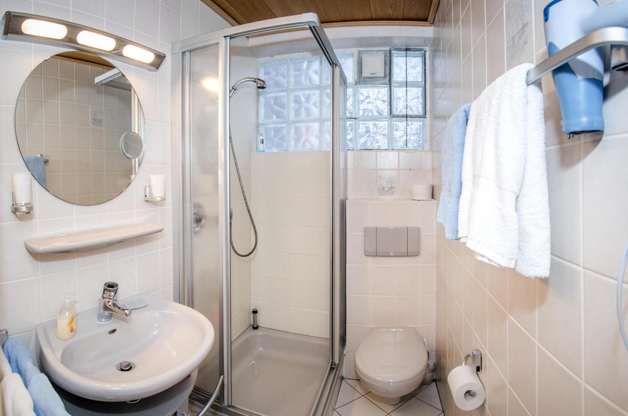 Hotelpension Schroeder ヴィリンゲン 部屋 写真