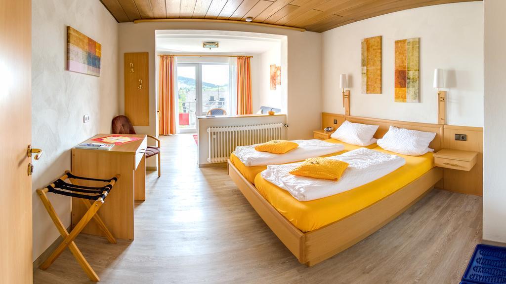 Hotelpension Schroeder ヴィリンゲン エクステリア 写真