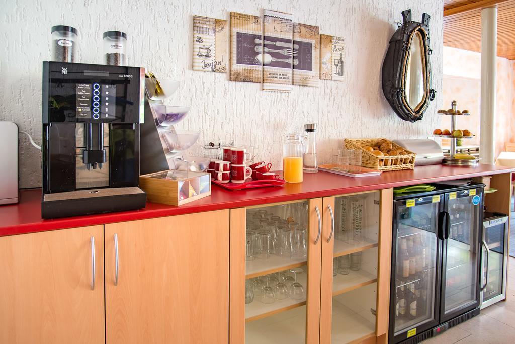 Hotelpension Schroeder ヴィリンゲン エクステリア 写真